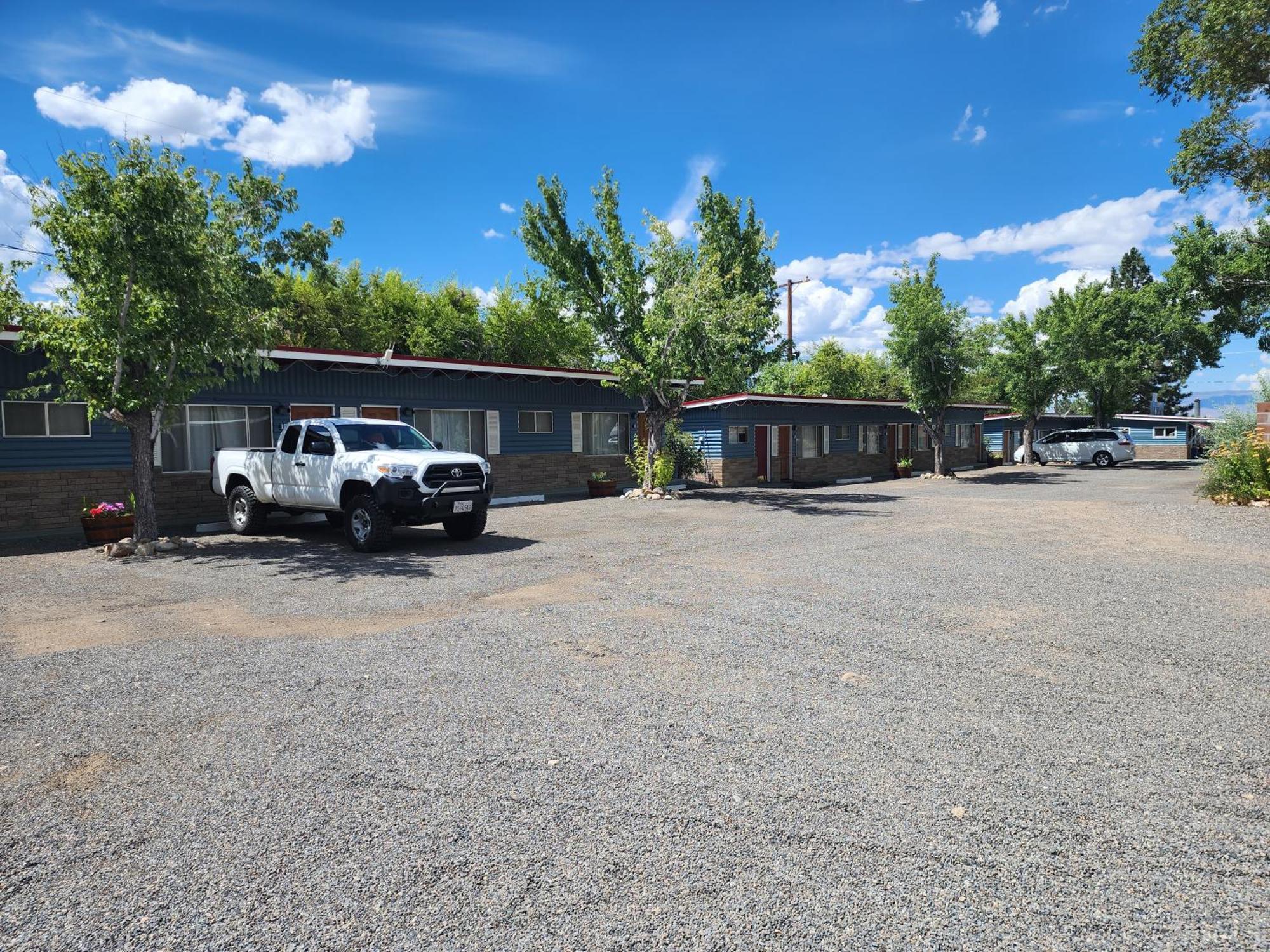 Toiyabe Motel Walker Buitenkant foto